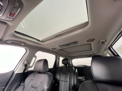 Certified 2024 Kia Telluride SX image 19