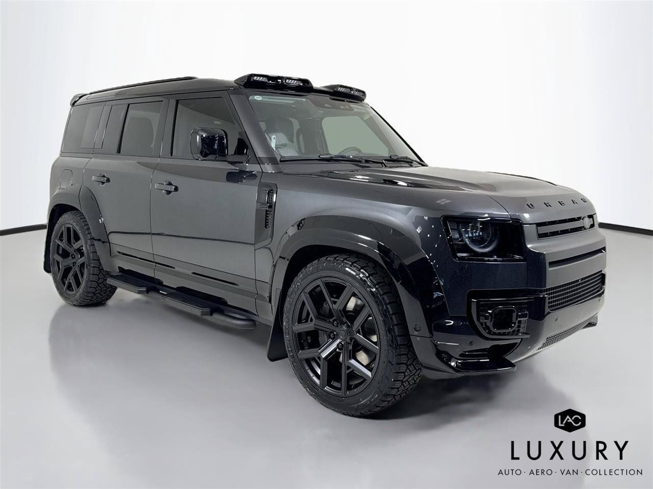 Used 2026 Land Rover Defender 110 X-Dynamic SE AWD/4WD image 3