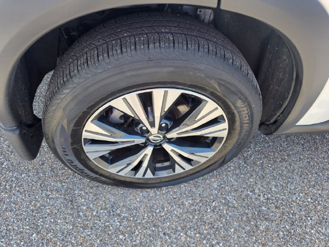 Used 2021 Nissan Rogue SV FWD image 11