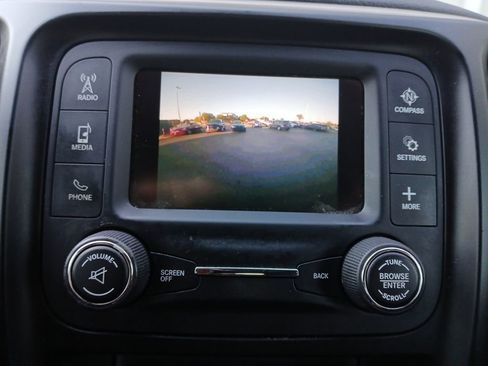 Used 2018 Jeep Cherokee Latitude FWD image 9