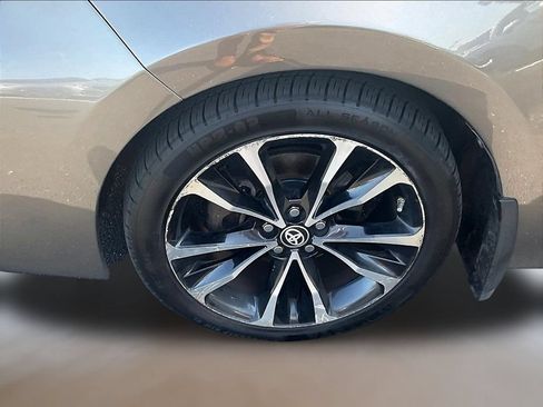Used 2017 Toyota Corolla SE w/ Carpet Mat Package (TMS) FWD image 31