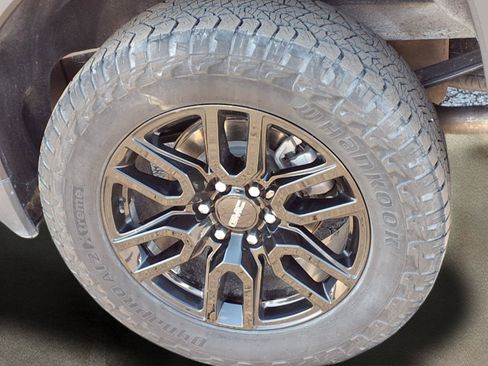 Used 2023 GMC Sierra 1500 Elevation w/ X31 Off-Road Package AWD/4WD image 28