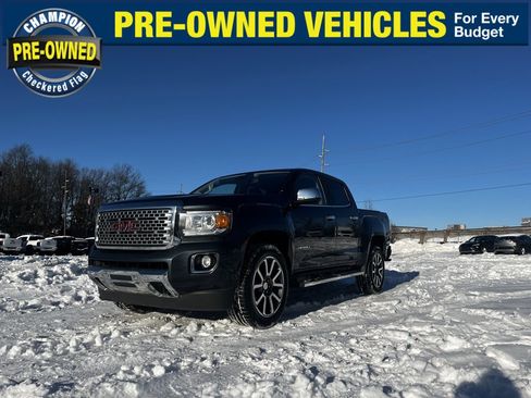 Used 2019 GMC Canyon Denali image 2