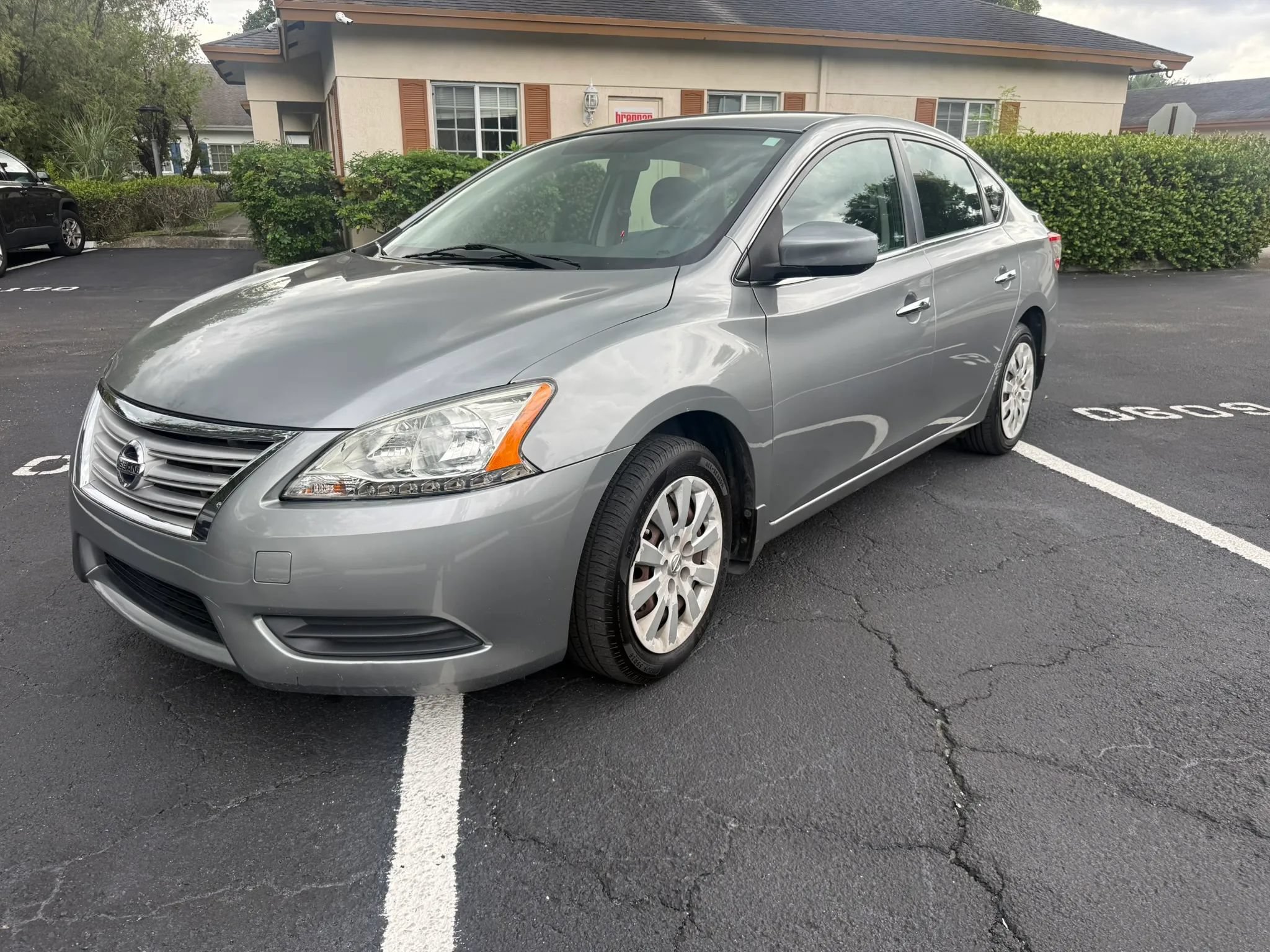 Used 2014 Nissan Sentra SV FWD image 1
