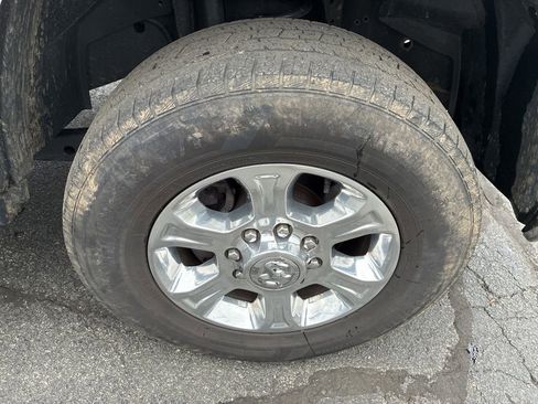 Used 2024 RAM 2500 Big Horn AWD/4WD image 9