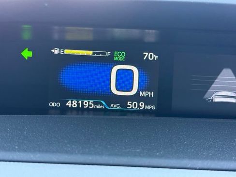 Used 2018 Toyota Prius Two w/ Prius Two Safety Plus Package FWD image 13
