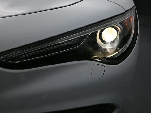 Used 2022 Alfa Romeo Stelvio Veloce image 34