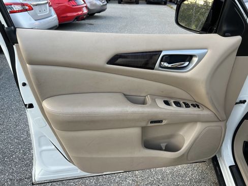 Used 2015 Nissan Pathfinder Platinum image 26