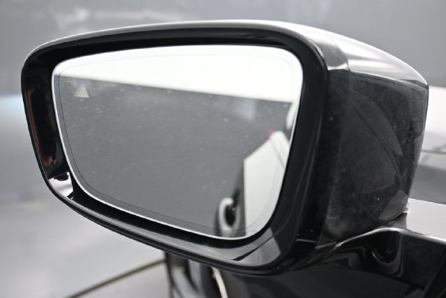 Used 2023 BMW 330i Sedan w/ Premium Package RWD image 4