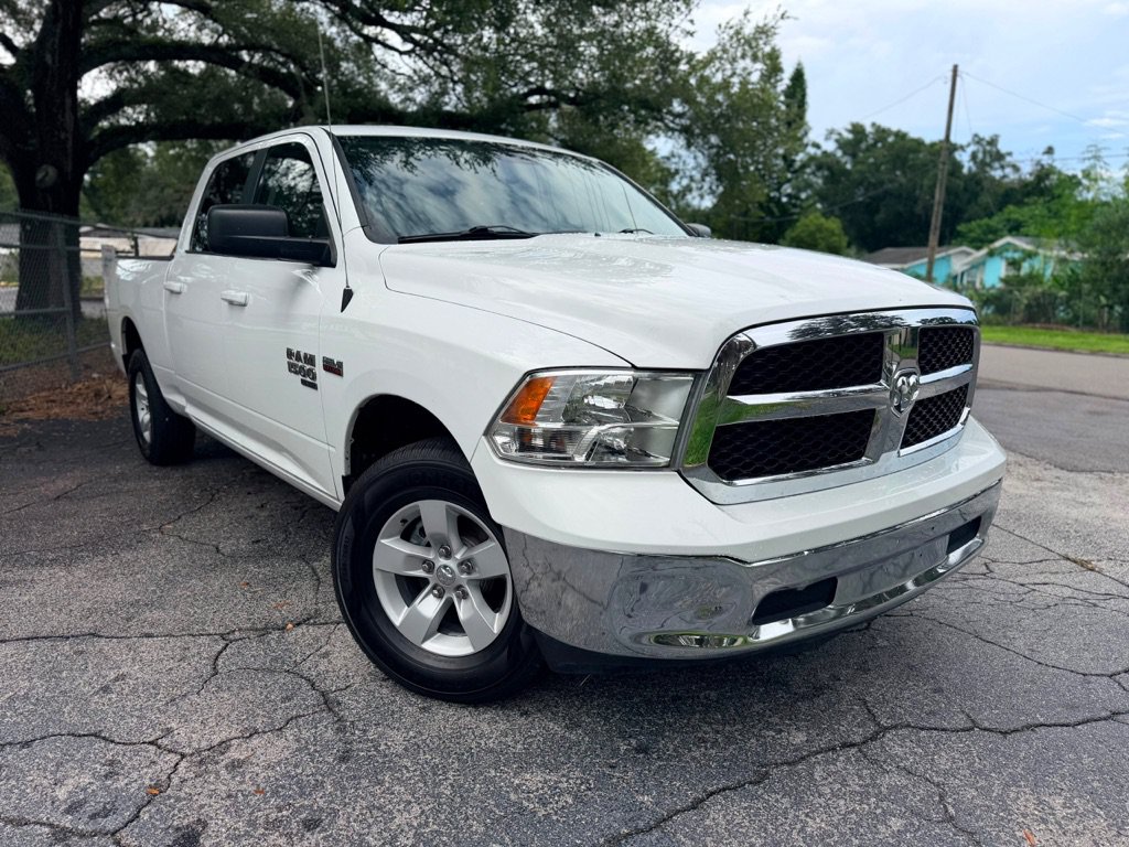 Used 2020 RAM 1500 Classic SLT AWD/4WD image 2