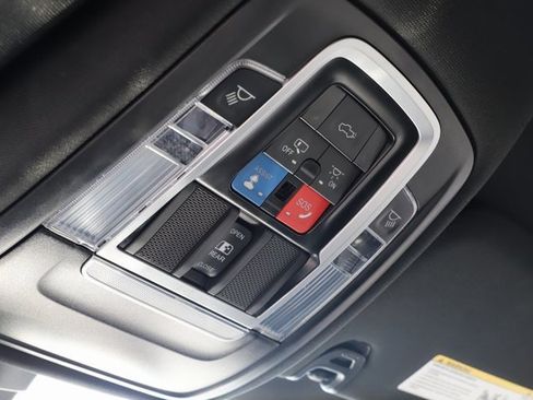 Used 2024 RAM 2500 Laramie w/ Night Edition image 39