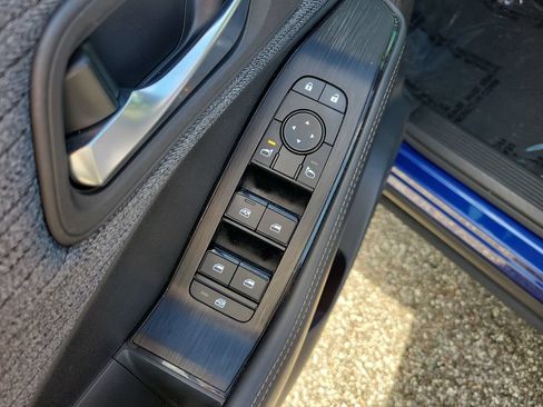 Used 2023 Nissan Rogue SV FWD image 13