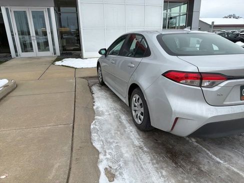 Used 2023 Toyota Corolla LE image 11