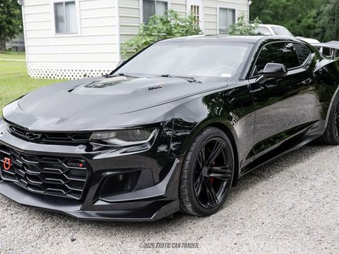 Used 2019 Chevrolet Camaro ZL1 RWD image 14