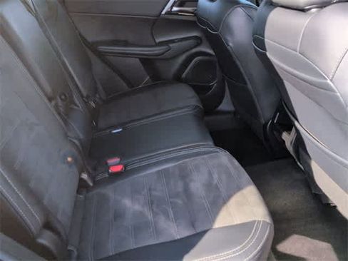 Used 2024 Mitsubishi Outlander SE image 21