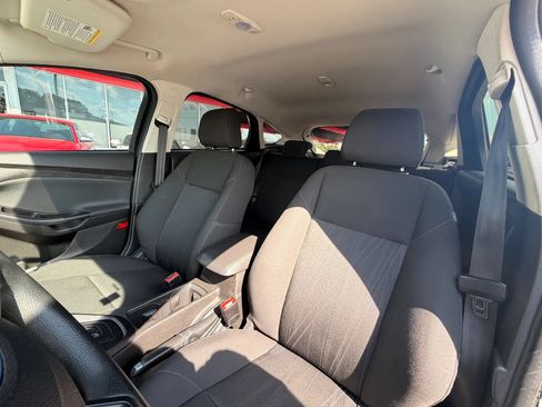 Used 2015 Ford Focus SE FWD image 10