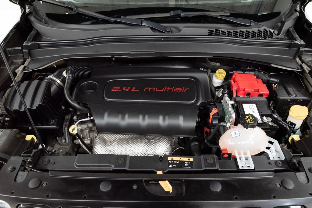 Used 2021 Jeep Renegade Sport FWD image 3