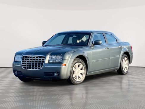Used 2005 Chrysler 300 Touring image 1