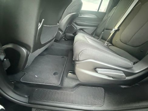 Certified 2025 Jeep Grand Cherokee L Laredo image 29