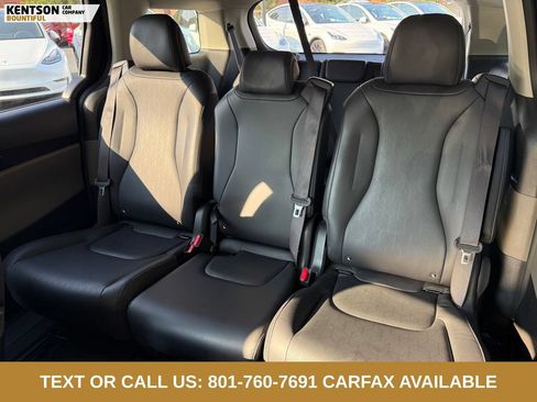 Used 2025 Kia Carnival FWD image 29