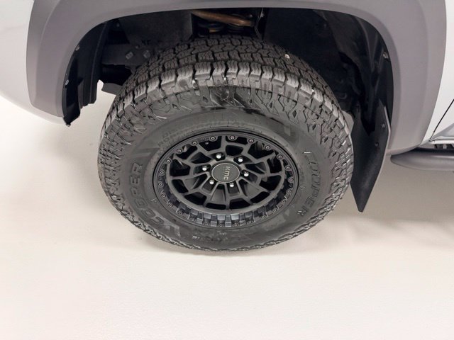 Used 2021 Toyota Tacoma TRD Off-Road w/ TRD Premium Off Road Package AWD/4WD image 19