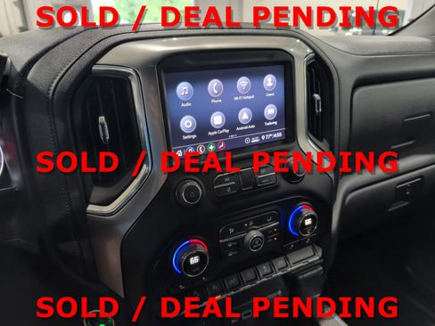 Used 2020 Chevrolet Silverado 1500 LT Trail Boss w/ Midnight Edition AWD/4WD image 11
