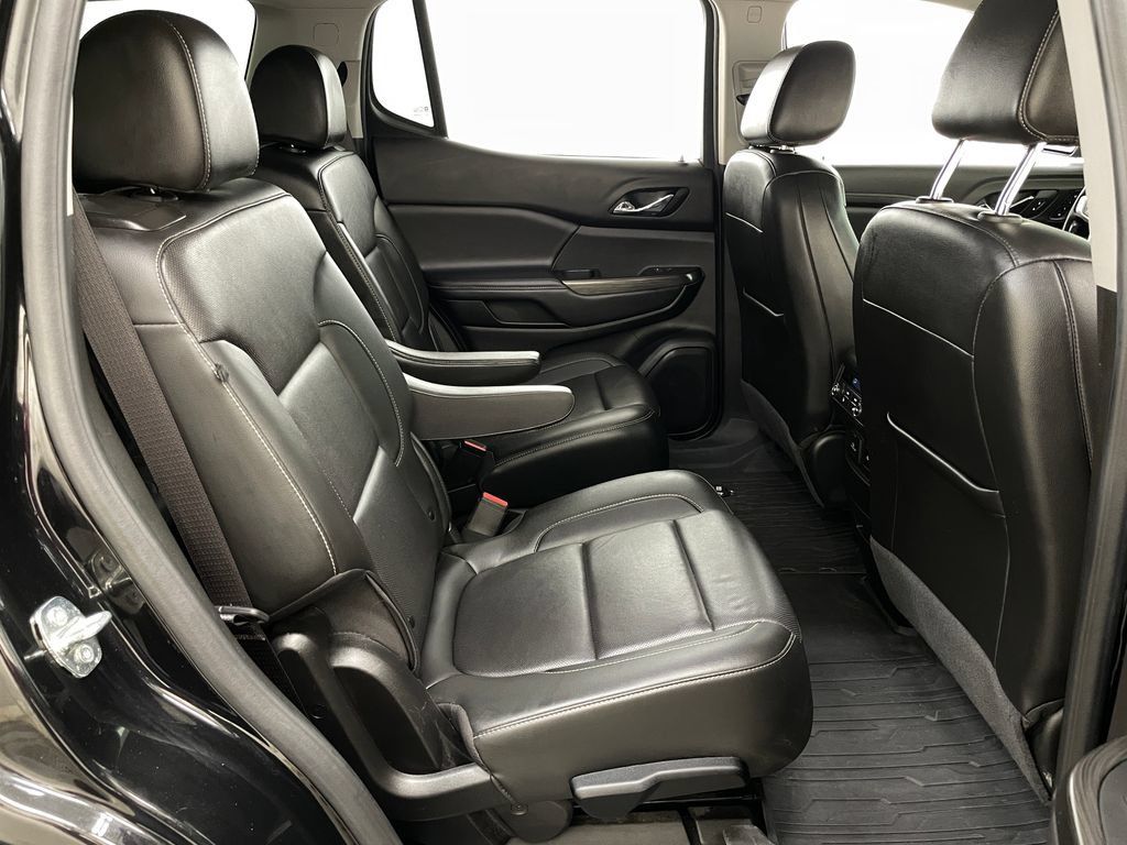 Used 2023 GMC Acadia SLT w/ Technology Package AWD/4WD image 42
