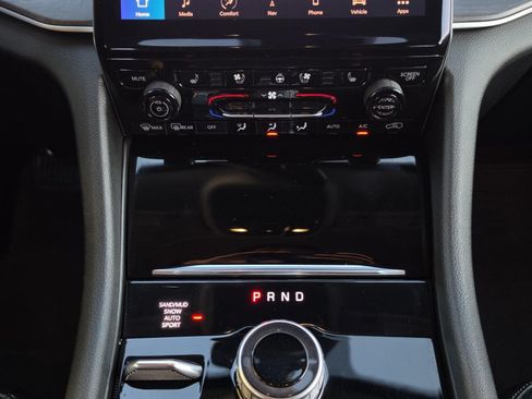 Used 2024 Jeep Grand Cherokee Limited w/ Luxury Tech Group II AWD/4WD image 26