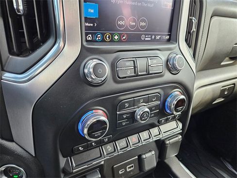 Used 2022 GMC Sierra 1500 SLT w/ SLT Convenience Package image 21