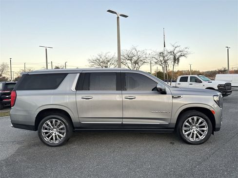 Used 2023 GMC Yukon XL Denali image 2