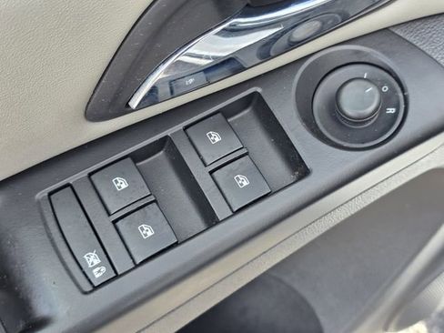 Used 2014 Chevrolet Cruze LS image 18
