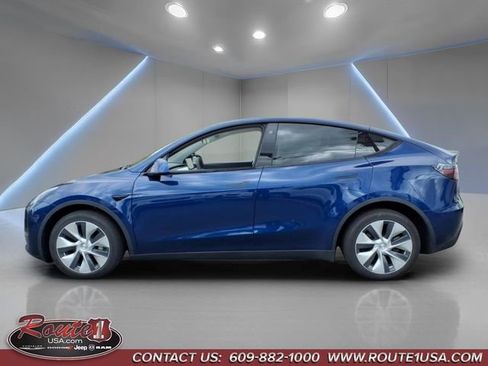 Used 2022 Tesla Model Y Long Range AWD/4WD image 7