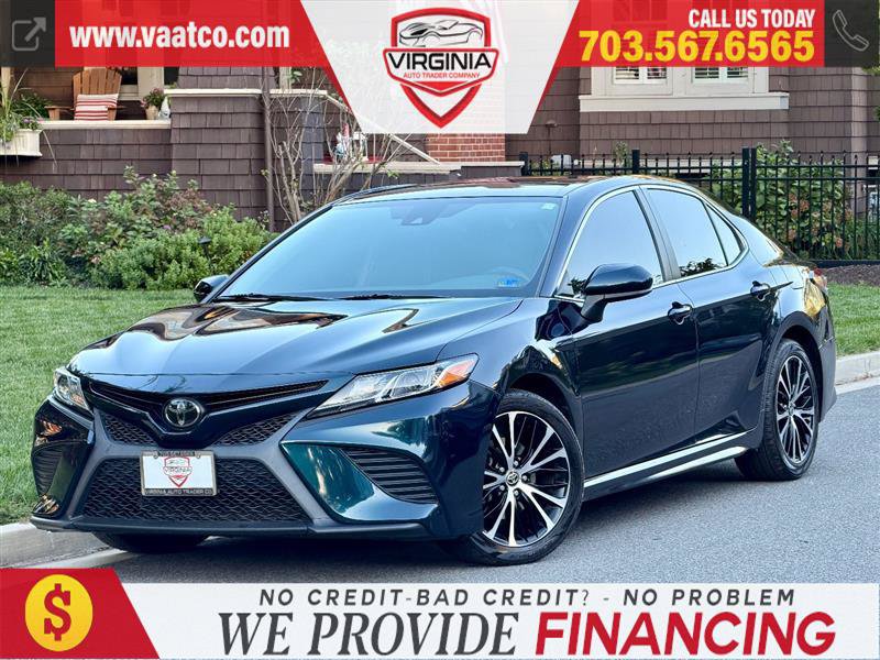 Used 2020 Toyota Camry SE FWD image 2