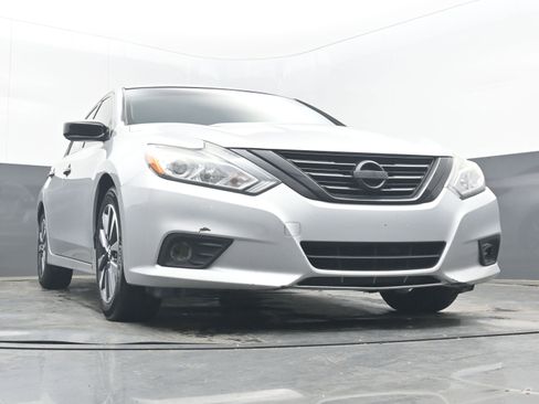 Used 2017 Nissan Altima 2.5 SV image 21