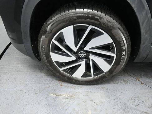 Used 2025 Volkswagen Atlas SE AWD/4WD image 11