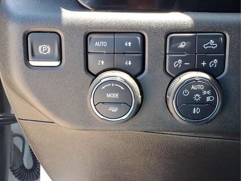 Used 2025 Chevrolet Silverado 1500 LTZ AWD/4WD image 24