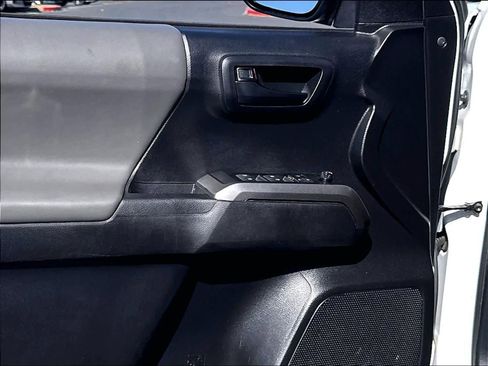 Used 2021 Toyota Tacoma SR5 w/ Technology Package AWD/4WD image 21