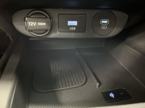 Used 2024 Hyundai Elantra SEL w/ Convenience Package image 24