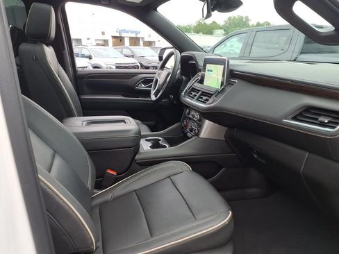 Used 2023 Chevrolet Suburban Premier AWD/4WD image 23