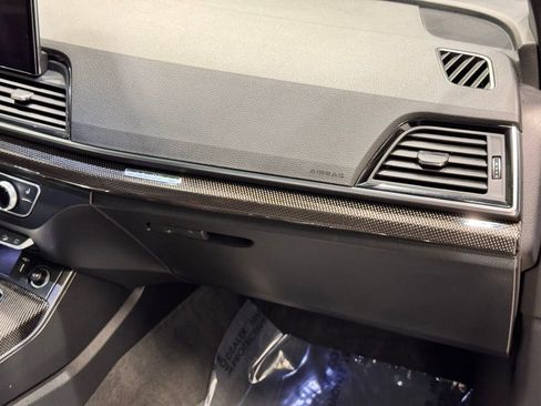 Used 2022 Audi SQ5 Premium image 28