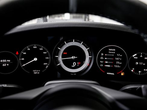 Used 2024 Porsche 911 Dakar image 11