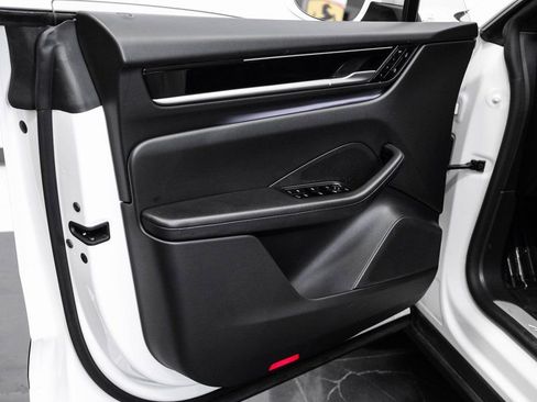 Used 2024 Porsche Macan 4 Electric image 43