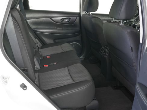 Used 2018 Nissan Rogue S FWD image 9