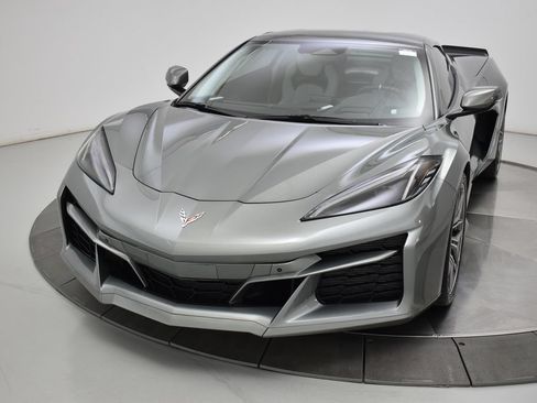 Used 2024 Chevrolet Corvette Z06 RWD image 25
