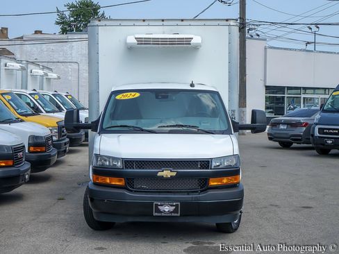 Used 2024 Chevrolet Express 3500 w/ Power Convenience Package RWD image 4