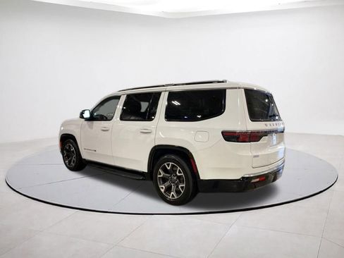 Used 2024 Jeep Wagoneer Series III AWD/4WD image 4