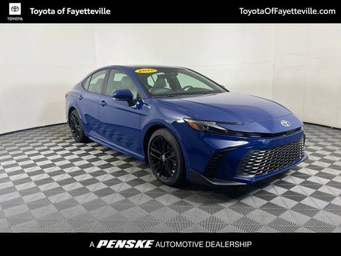 Used 2026 Toyota Camry SE w/ Convenience Package FWD image 6