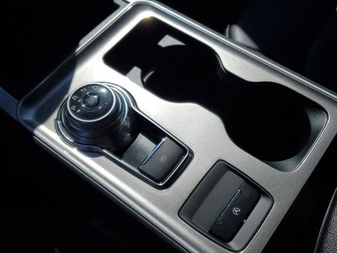 Used 2024 Ford Edge SEL image 22