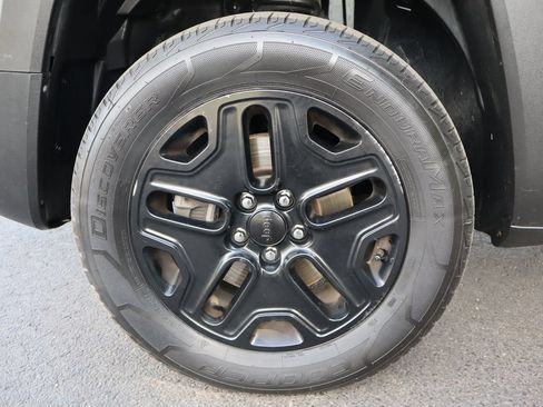 Used 2018 Jeep Renegade Trailhawk w/ Cold Weather Group II AWD/4WD image 41