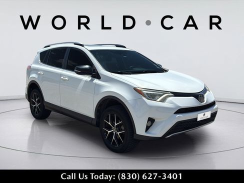 Used 2018 Toyota RAV4 SE w/ Power Extra Value Package FWD image 2
